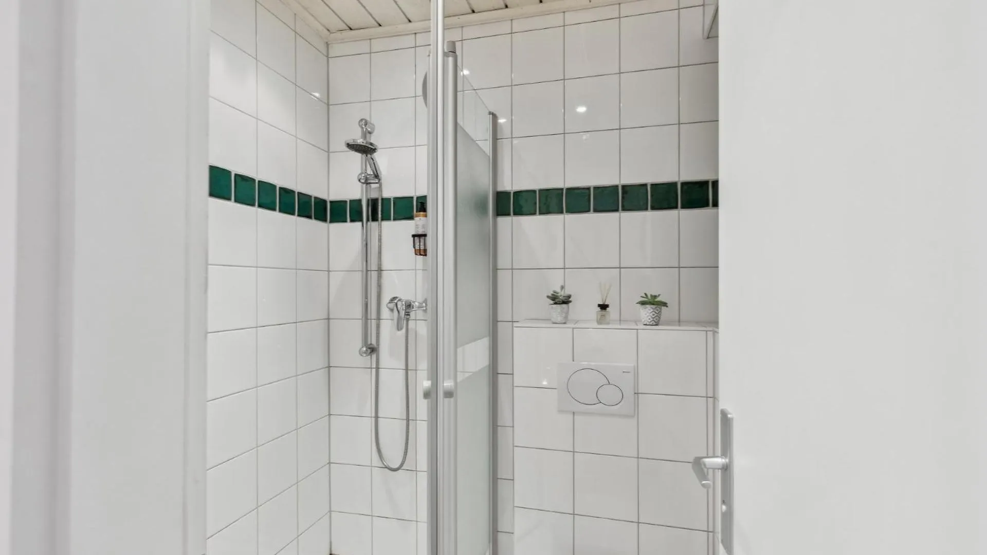Nearcityapt, Parkplatz, 6Personen, Naehe Messe Frankfurt am Main Apartment