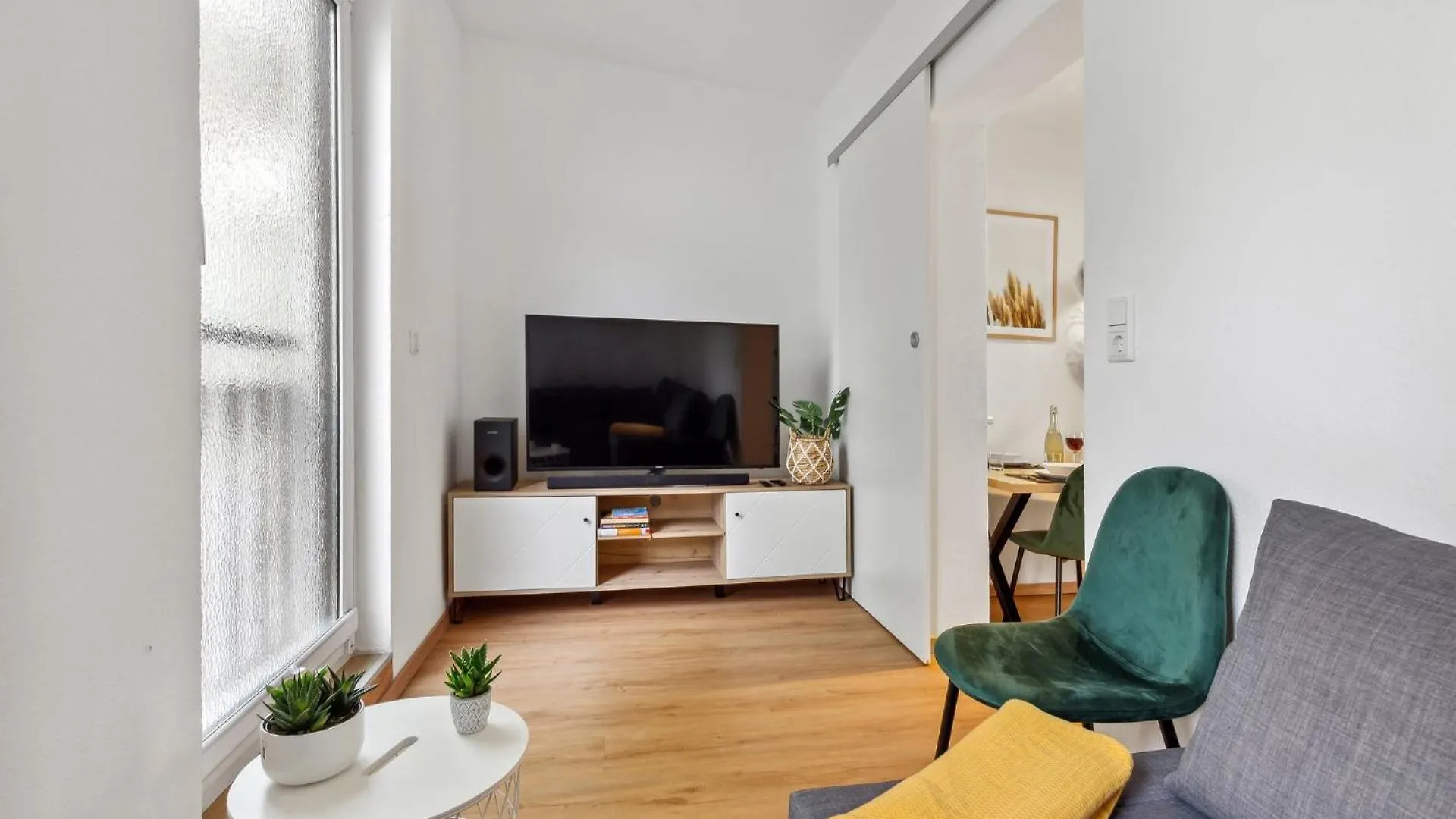 Apartment Nearcityapt, Parkplatz, 6Personen, Naehe Messe Frankfurt am Main Deutschland